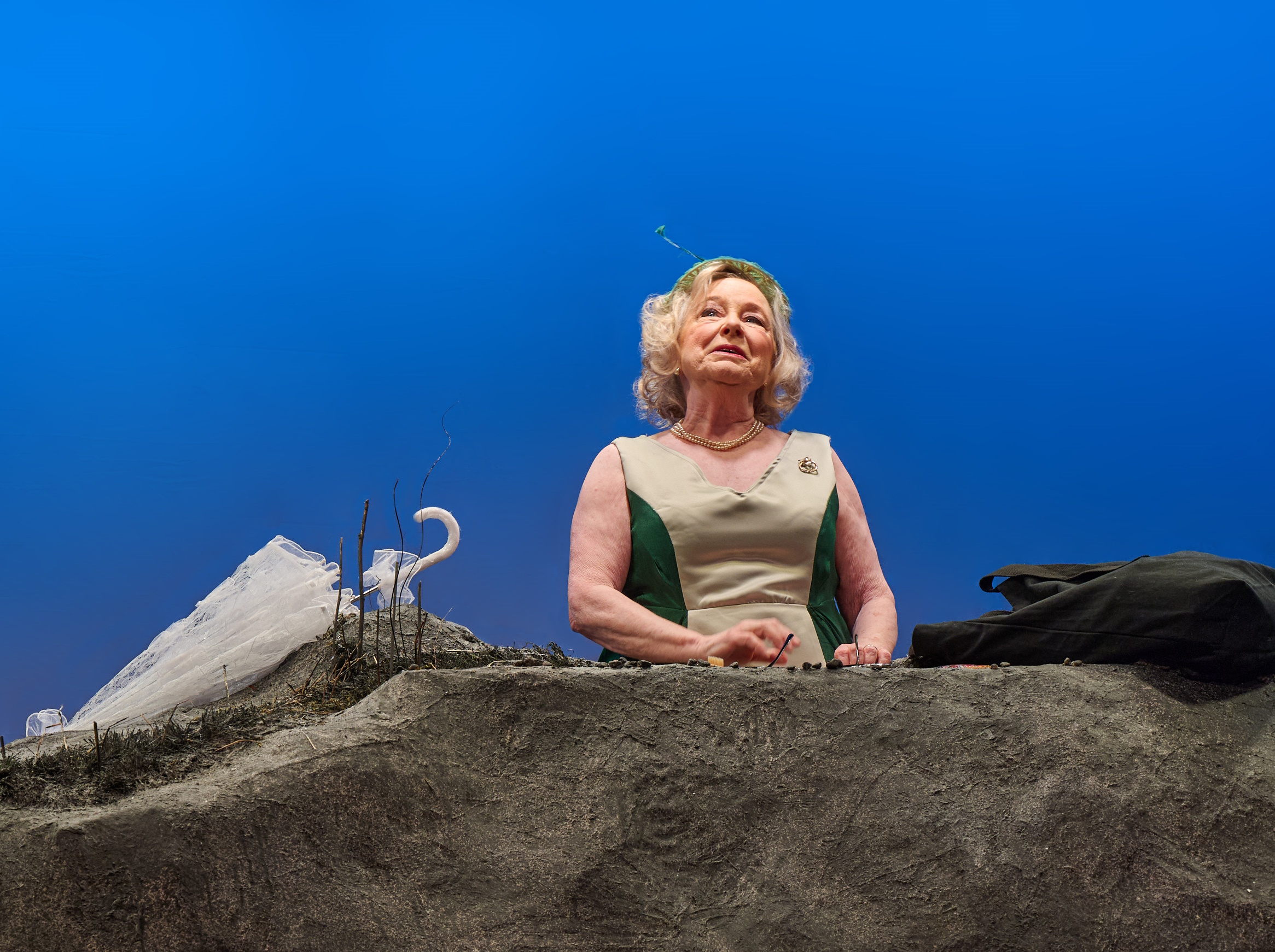 1b-lynn-steinmetz-as-winnie-in-samuel-beckett_s-happy-days-at-wsg